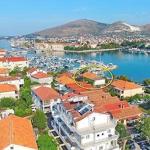 apartments-vinko-trogir.splithotels.org/